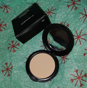 🍓 New Mac NC20 Studio Fix Powder + Foundation 🍓